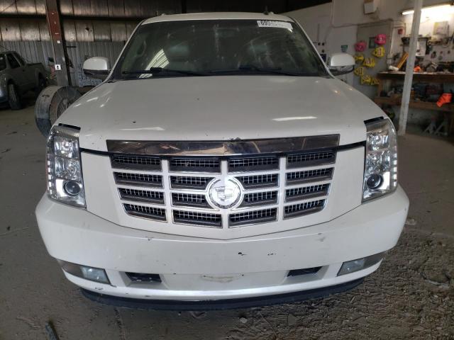 1GYS4CEF6BR126724 - 2011 CADILLAC ESCALADE PREMIUM WHITE photo 5