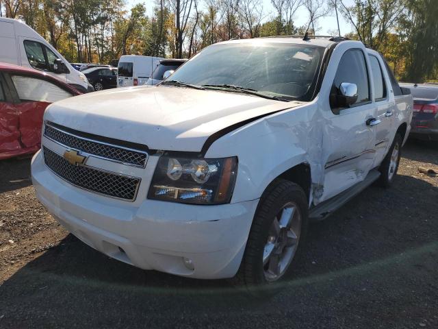 3GNTKGE70CG188273 - 2012 CHEVROLET AVALANCHE LTZ WHITE photo 1