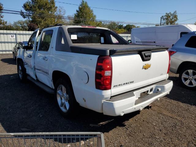 3GNTKGE70CG188273 - 2012 CHEVROLET AVALANCHE LTZ WHITE photo 2