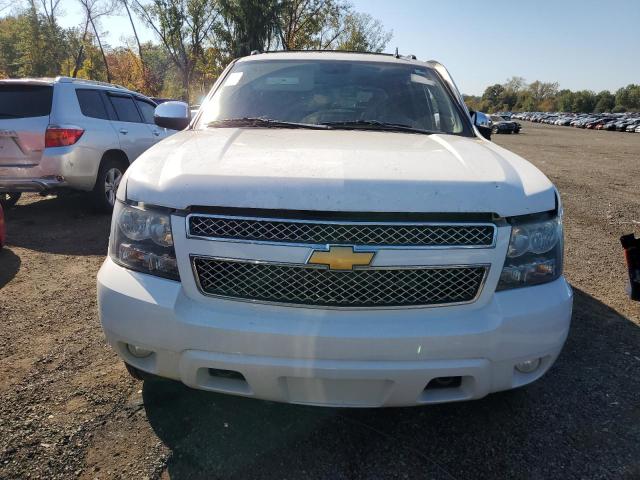 3GNTKGE70CG188273 - 2012 CHEVROLET AVALANCHE LTZ WHITE photo 5