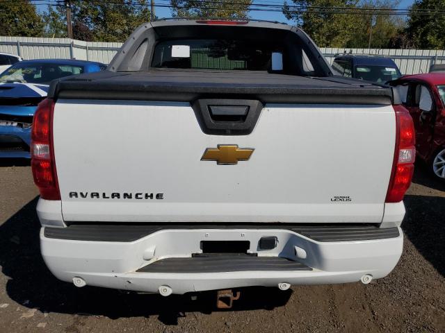 3GNTKGE70CG188273 - 2012 CHEVROLET AVALANCHE LTZ WHITE photo 6