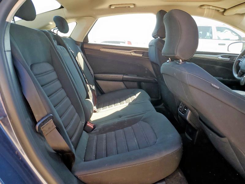 3FA6P0T99KR260843 - 2019 FORD FUSION SE BLUE photo 10