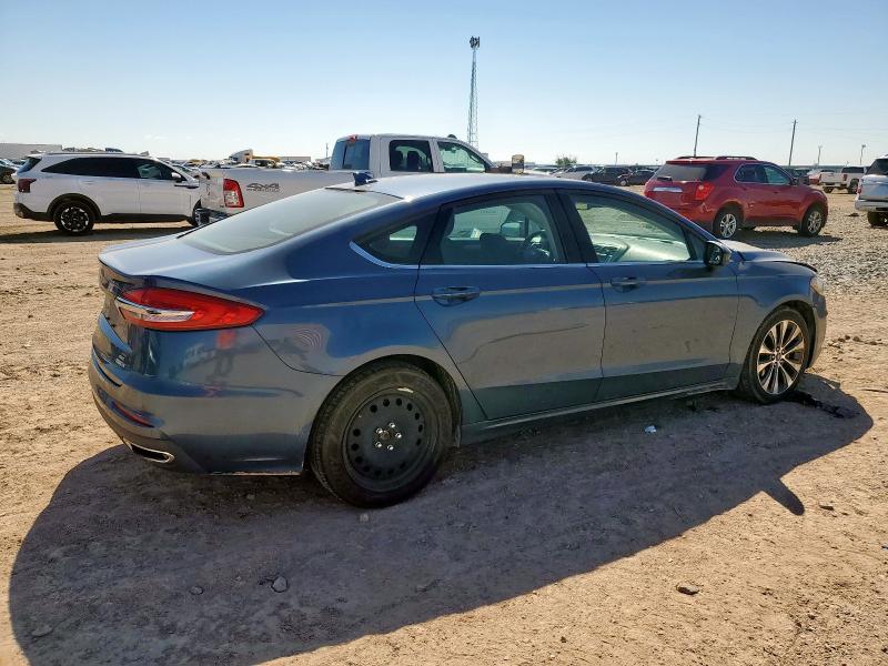 3FA6P0T99KR260843 - 2019 FORD FUSION SE BLUE photo 3
