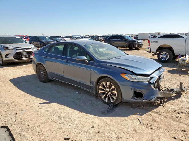 3FA6P0T99KR260843 - 2019 FORD FUSION SE BLUE photo 4