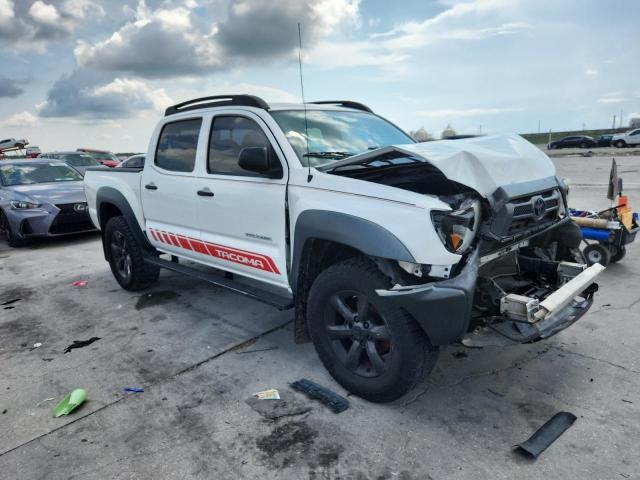 5TFJX4GN2FX038824 - 2015 TOYOTA TACOMA DOUBLE CAB PRERUNNER WHITE photo 4