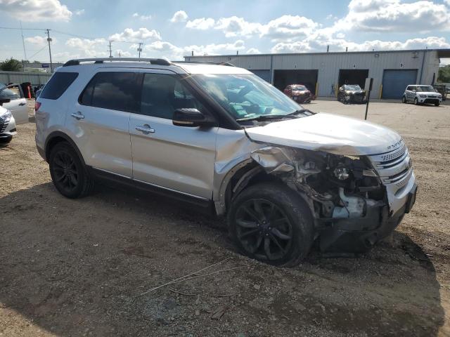 1FMHK8D8XBGA70865 - 2011 FORD EXPLORER XLT Արծաթագույն լուսանկար 4