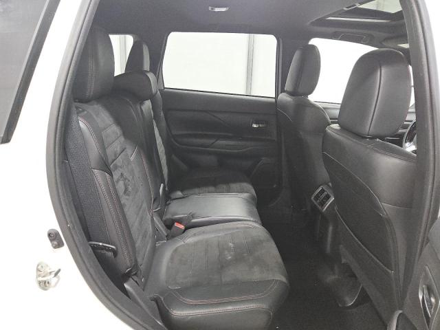 JA4AZ3A38LZ035688 - 2020 MITSUBISHI OUTLANDER SE WHITE photo 11