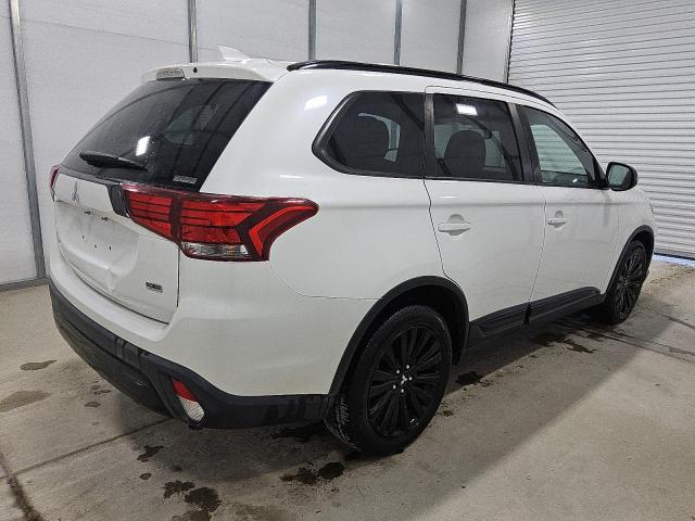 JA4AZ3A38LZ035688 - 2020 MITSUBISHI OUTLANDER SE WHITE photo 3