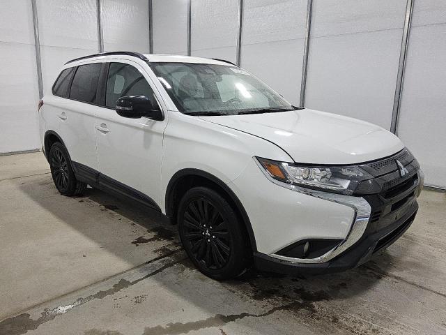 JA4AZ3A38LZ035688 - 2020 MITSUBISHI OUTLANDER SE WHITE photo 4