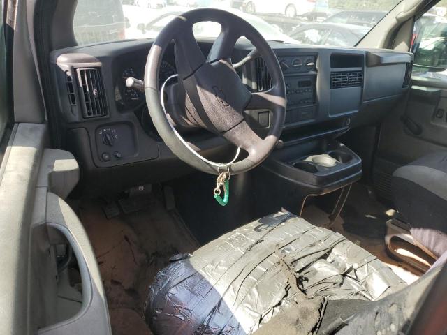 1GCFG15X271212629 - 2007 CHEVROLET EXPRESS G1 WHITE photo 8