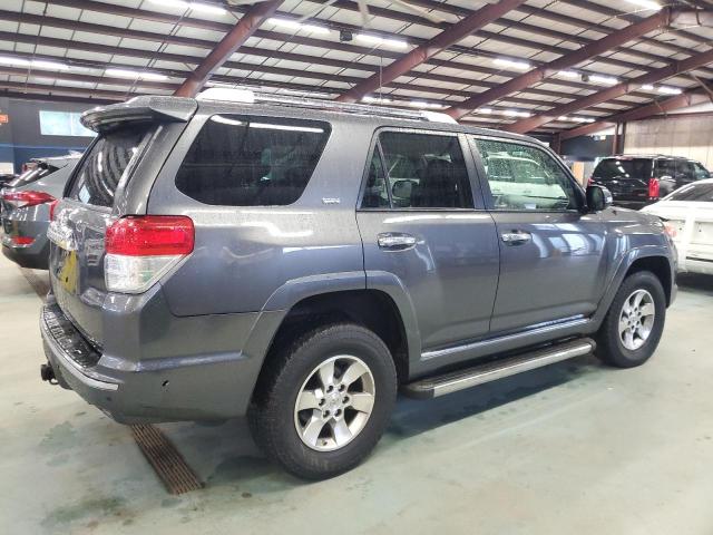 JTEBU5JR6B5065945 - 2011 TOYOTA 4RUNNER SR5 GRAY photo 3