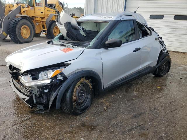 3N1CP5CU4JL534694 - 2018 NISSAN KICKS S SILVER photo 1