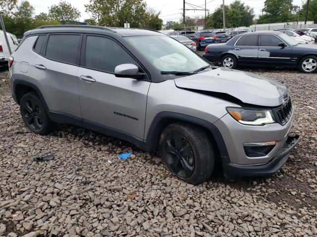 3C4NJDBB0LT116590 - 2020 JEEP COMPASS LATITUDE SILVER photo 4