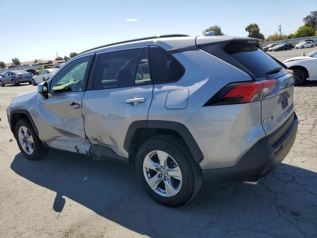 JTMP1RFV5LD065250 - 2020 TOYOTA RAV4 XLE SILVER photo 2