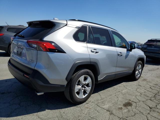 JTMP1RFV5LD065250 - 2020 TOYOTA RAV4 XLE SILVER photo 3
