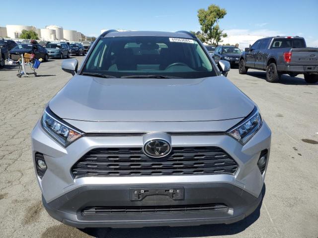 JTMP1RFV5LD065250 - 2020 TOYOTA RAV4 XLE SILVER photo 5