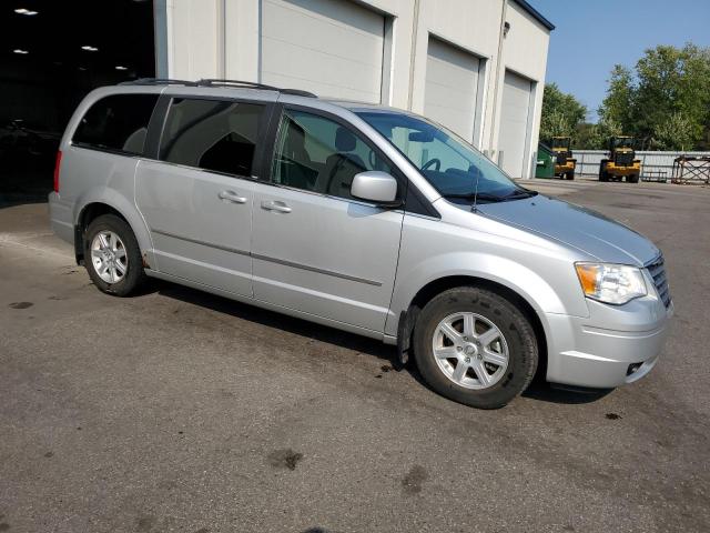 2A4RR8DX3AR352123 - 2010 CHRYSLER TOWN & COU TOURING PLUS SILVER photo 4