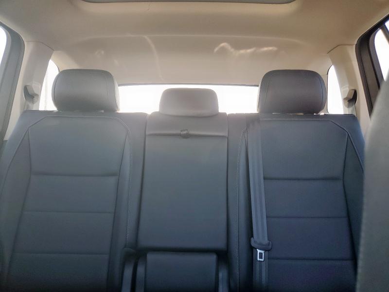 3VV3B7AXXJM046981 - 2018 VOLKSWAGEN TIGUAN SE CHARCOAL photo 10