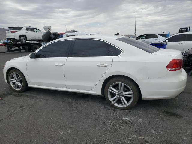 1VWBV7A36FC047517 - 2015 VOLKSWAGEN PASSAT SE WHITE photo 2