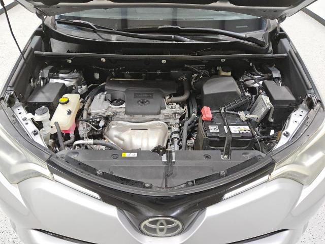 2T3ZFREV3JW513223 - 2018 TOYOTA RAV4 LE Grau Foto 12