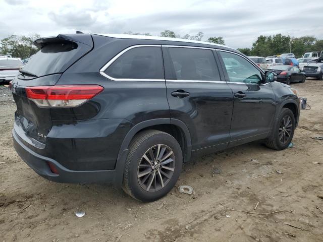 5TDJZRFH3JS856130 - 2018 TOYOTA HIGHLANDER SE GRAY photo 3