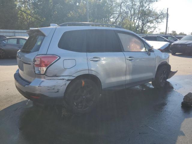 JF2SJAEC9JH495723 - 2018 SUBARU FORESTER 2.5I PREMIUM Gümüş foto 3