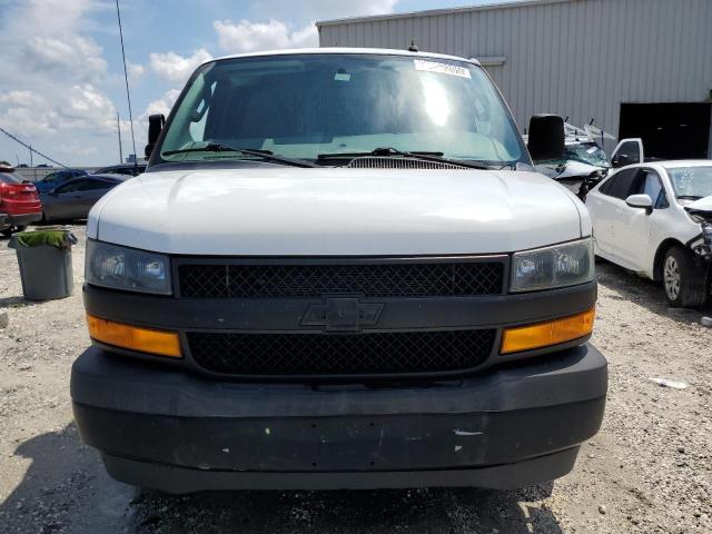 1GCWGAFP6J1344881 - 2018 CHEVROLET EXPRESS G2 WHITE photo 5
