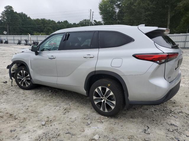 5TDGZRBH1MS544201 - 2021 TOYOTA HIGHLANDER XLE SILVER photo 2