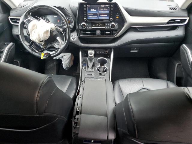 5TDGZRBH1MS544201 - 2021 TOYOTA HIGHLANDER XLE SILVER photo 8