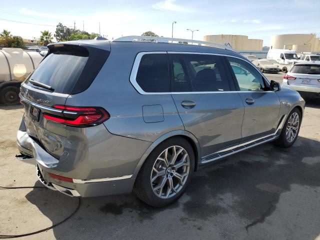 5UX23EM07R9T68609 - 2024 BMW X7 XDRIVE40I GRAY photo 3