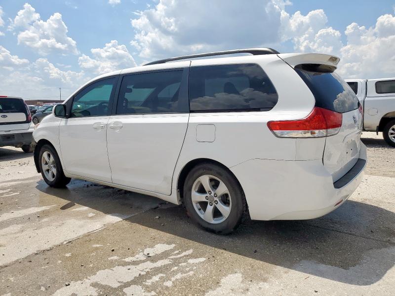 5TDKK3DC4BS133918 - 2011 TOYOTA SIENNA LE WHITE photo 2