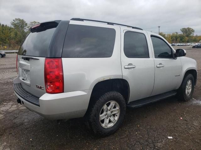 1GKS2AE00BR114147 - 2011 GMC YUKON SLE SILVER photo 3