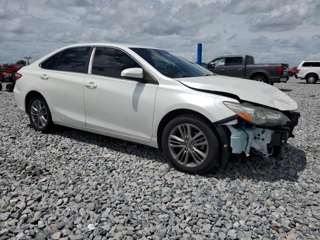 4T1BF1FK5HU361875 - 2017 TOYOTA CAMRY LE WHITE photo 4