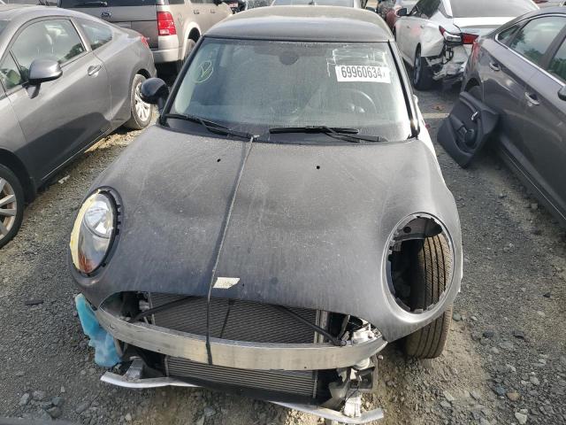 WMWXP5C52G3B14203 - 2016 MINI COOPER GRAY photo 5