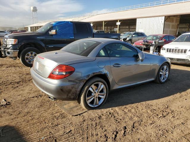 WDBWK5EA3AF232463 - 2010 MERCEDES-BENZ SLK 300 SILVER photo 3