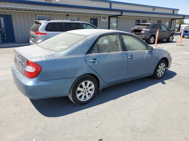 4T1BE32K13U741695 - 2003 TOYOTA CAMRY LE BLUE photo 3