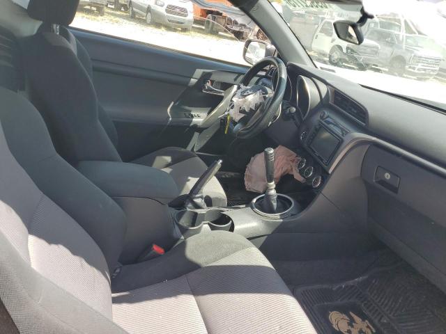 JTKJF5C76GJ018394 - 2016 TOYOTA SCION TC WHITE photo 10