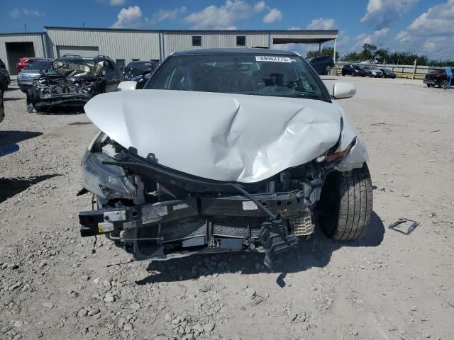 JTKJF5C76GJ018394 - 2016 TOYOTA SCION TC WHITE photo 5