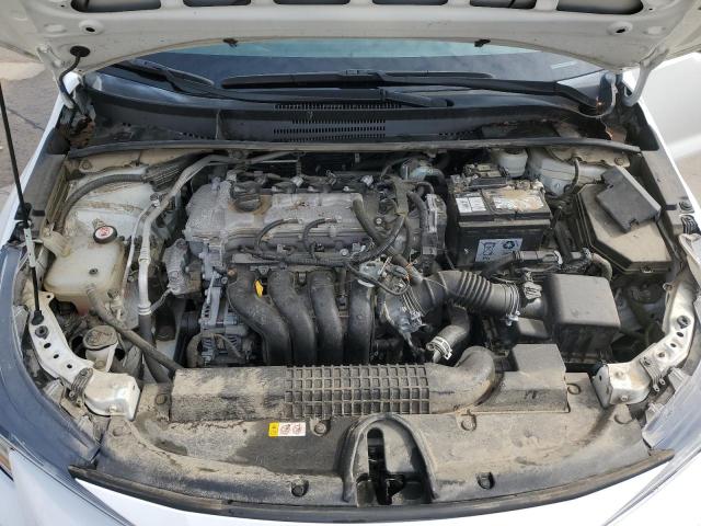 5YFEPMAEXMP183261 - 2017 TOYOTA COROLLA LE WHITE photo 11