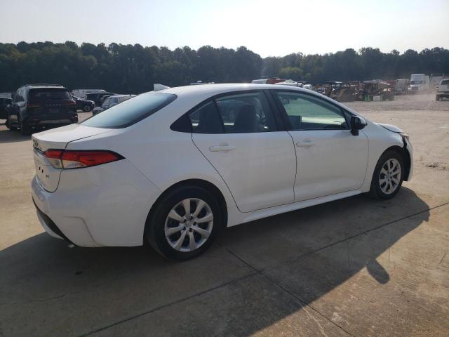 5YFEPMAEXMP183261 - 2017 TOYOTA COROLLA LE WHITE photo 3