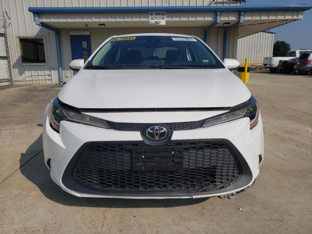 5YFEPMAEXMP183261 - 2017 TOYOTA COROLLA LE WHITE photo 5