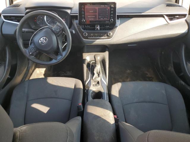 5YFEPMAEXMP183261 - 2017 TOYOTA COROLLA LE WHITE photo 8