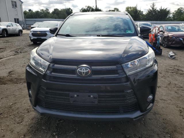 5TDJZRFH4JS840146 - 2018 TOYOTA HIGHLANDER SE BLACK photo 5