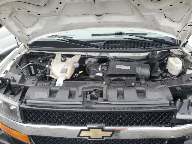 1GCWGAFG2J1907411 - 2018 CHEVROLET EXPRESS G2500 WHITE photo 12