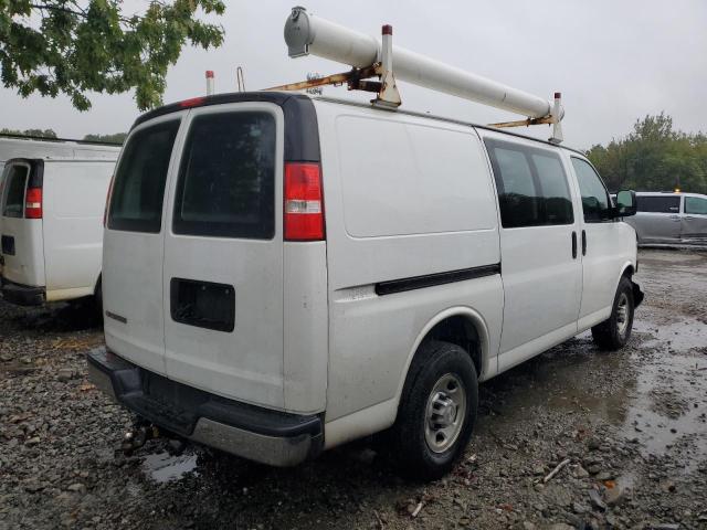 1GCWGAFG2J1907411 - 2018 CHEVROLET EXPRESS G2500 WHITE photo 3