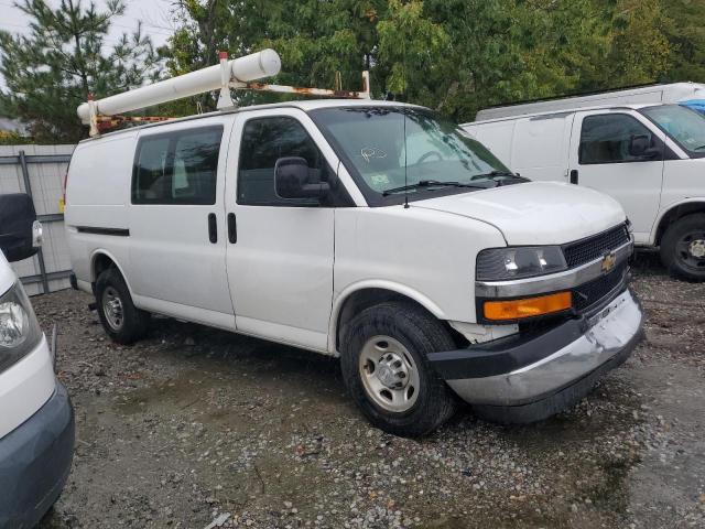 1GCWGAFG2J1907411 - 2018 CHEVROLET EXPRESS G2500 WHITE photo 4