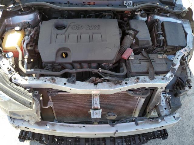 JTNKARJE9JJ558599 - 2018 TOYOTA COROLLA IM ვერცხლისფერი ფოტო 11