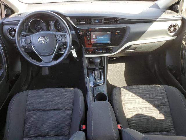 JTNKARJE9JJ558599 - 2018 TOYOTA COROLLA IM ვერცხლისფერი ფოტო 8