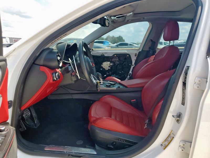 ZARFAMBN4K7608921 - 2019 ALFA ROMEO GIULIA TI WHITE photo 7
