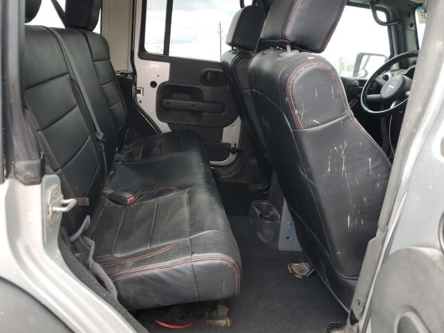 1J4BA5H15AL123254 - 2010 JEEP WRANGLER U SAHARA SILVER photo 11